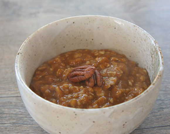 Pumpkin Pie Oatmeal with Pecans